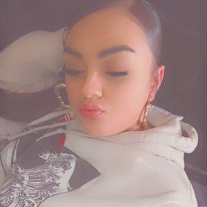 Meet your Posher, Arsenia